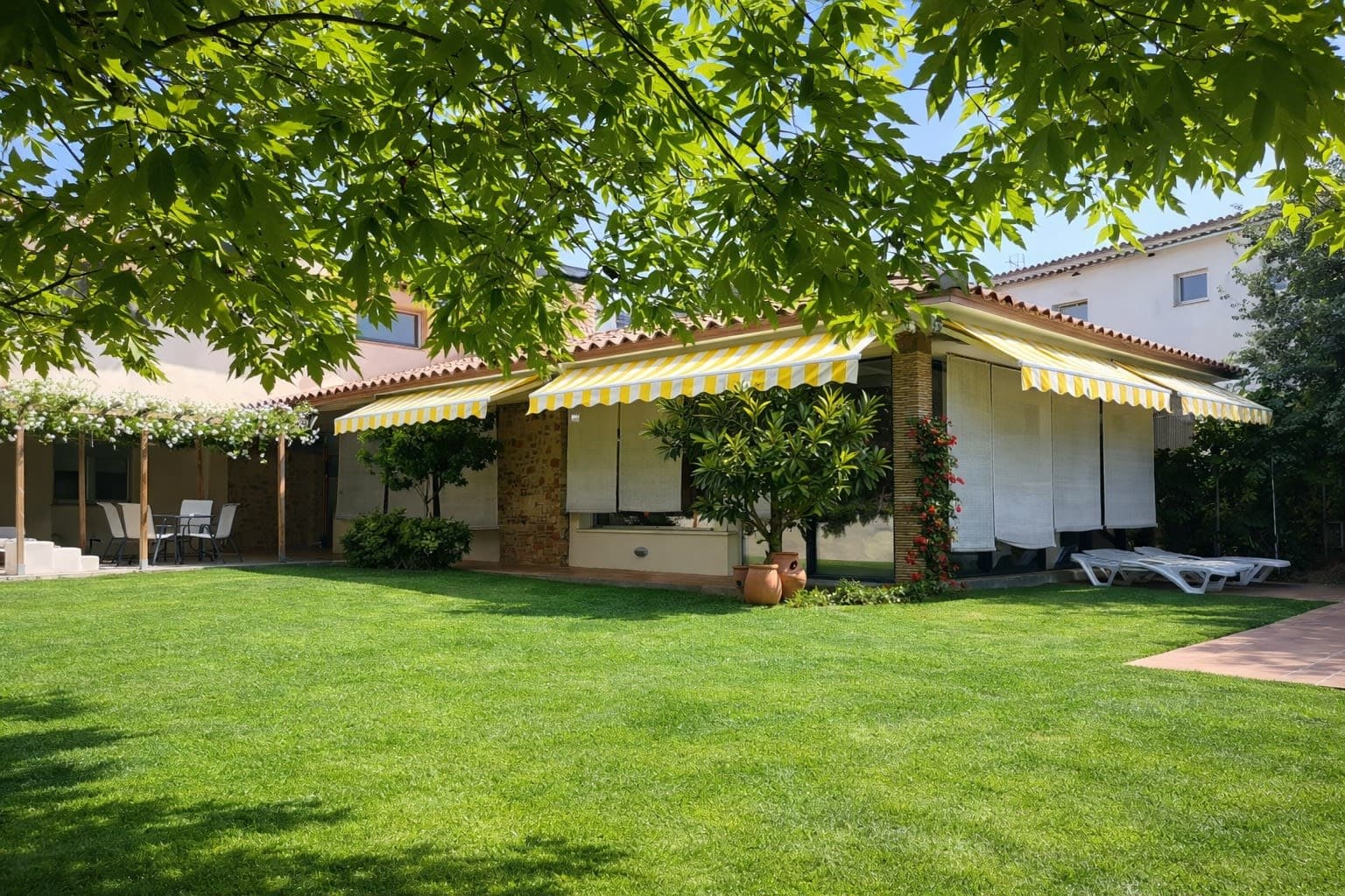 Can Ratxa jardín y piscina